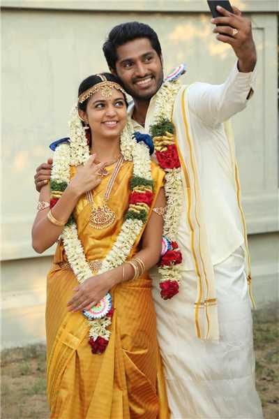 Maraithirunthu Paarkum Marmam Enna Pakaoo Review